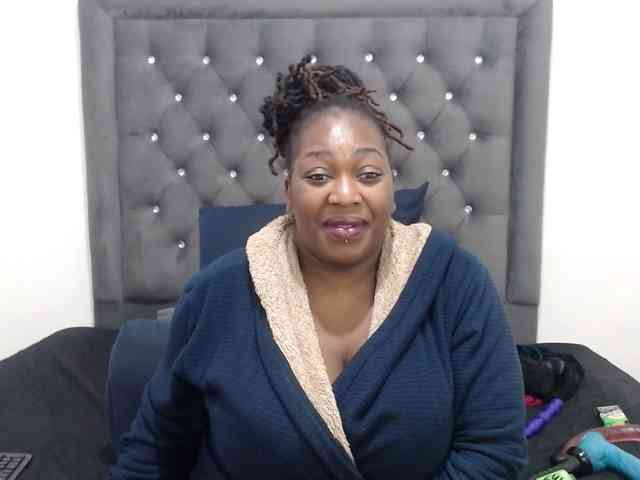ChocSexcBeast webcam