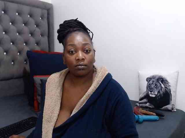 ChocSexcBeast webcam
