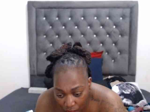 ChocSexcBeast webcam