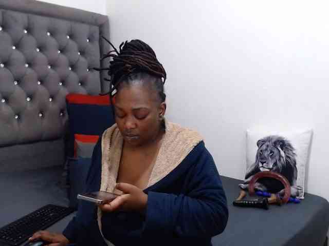 ChocSexcBeast webcam