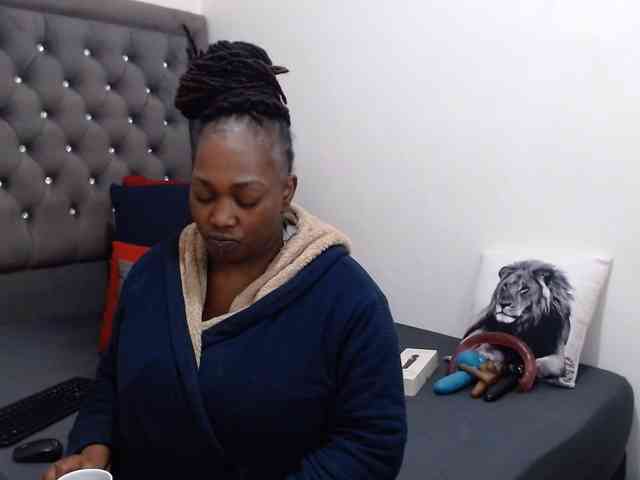 ChocSexcBeast webcam