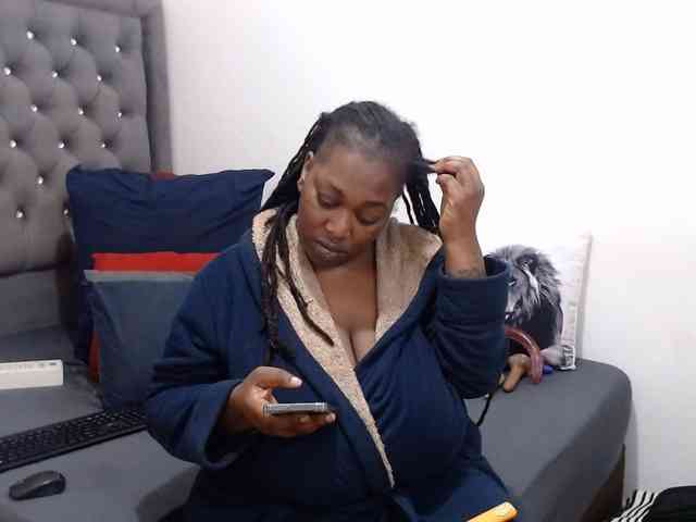 ChocSexcBeast webcam