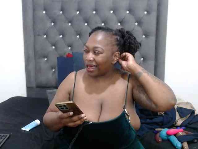 ChocSexcBeast webcam
