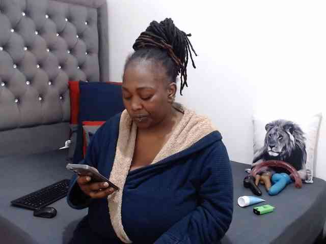 ChocSexcBeast webcam