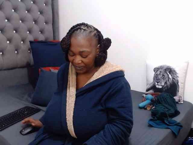 ChocSexcBeast webcam