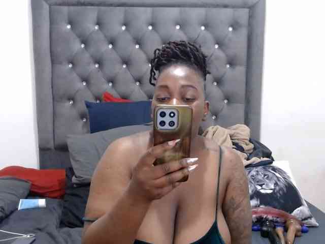 ChocSexcBeast webcam
