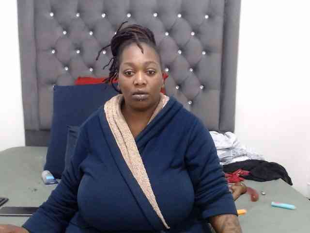 ChocSexcBeast webcam