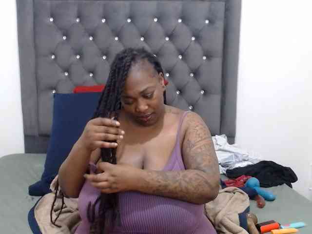 ChocSexcBeast webcam