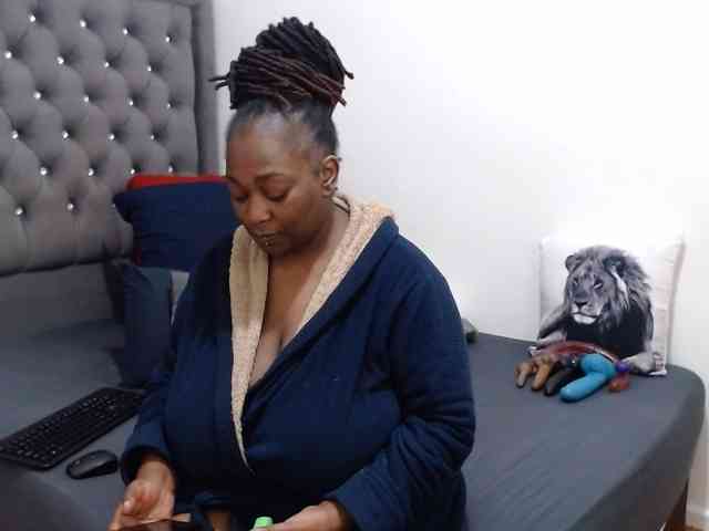 ChocSexcBeast webcam