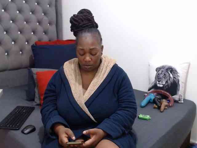 ChocSexcBeast webcam