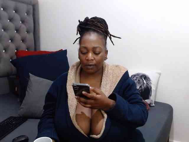 ChocSexcBeast webcam