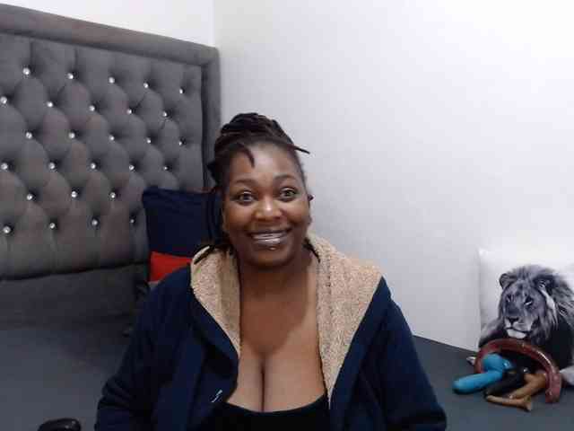 ChocSexcBeast webcam