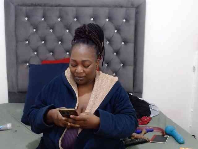 ChocSexcBeast webcam