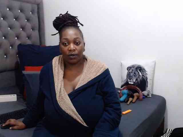 ChocSexcBeast webcam