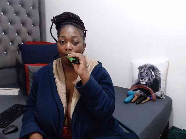 ChocSexcBeast webcam