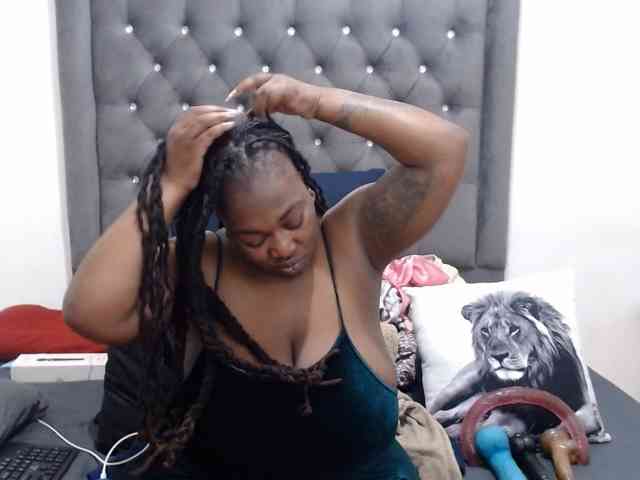 ChocSexcBeast webcam
