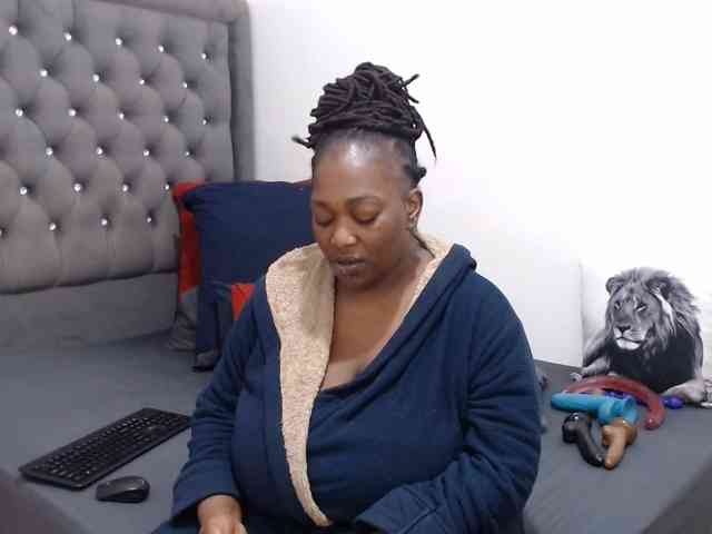 ChocSexcBeast webcam