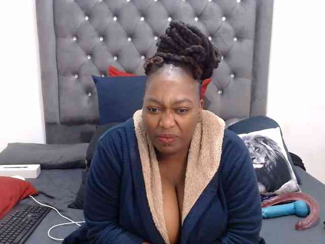 ChocSexcBeast webcam