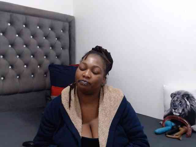ChocSexcBeast webcam