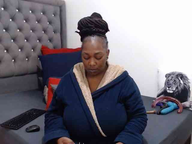 ChocSexcBeast webcam