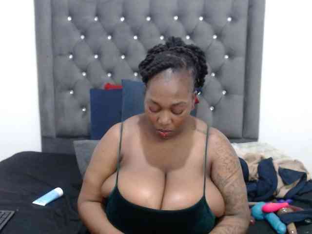 ChocSexcBeast webcam