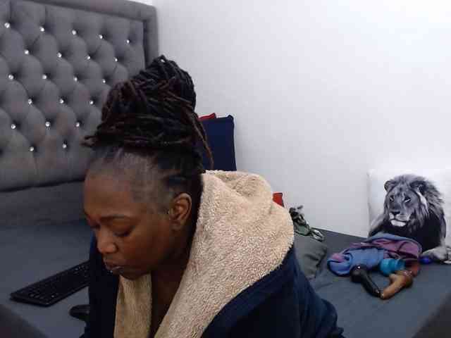 ChocSexcBeast webcam