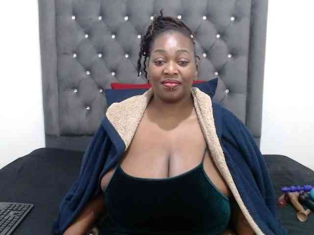 ChocSexcBeast webcam
