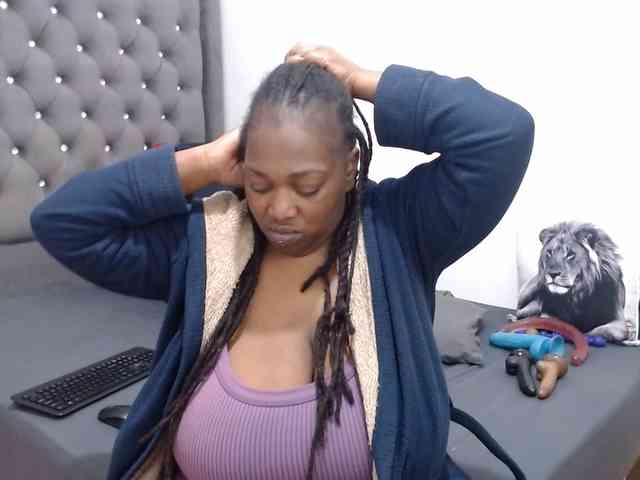 ChocSexcBeast webcam