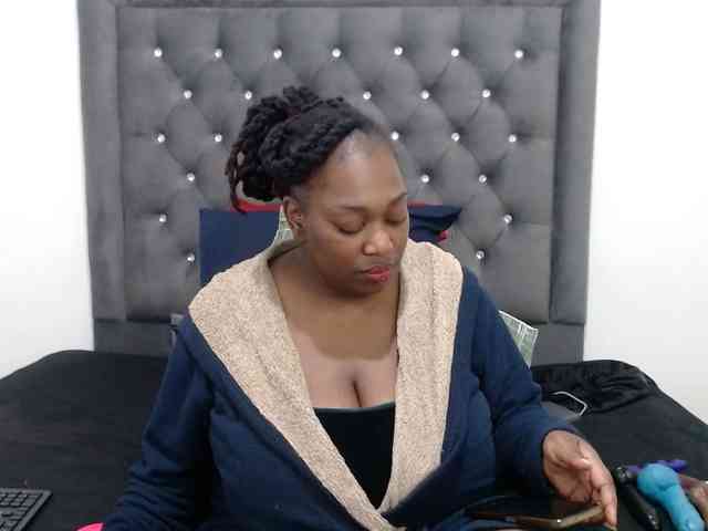 ChocSexcBeast webcam