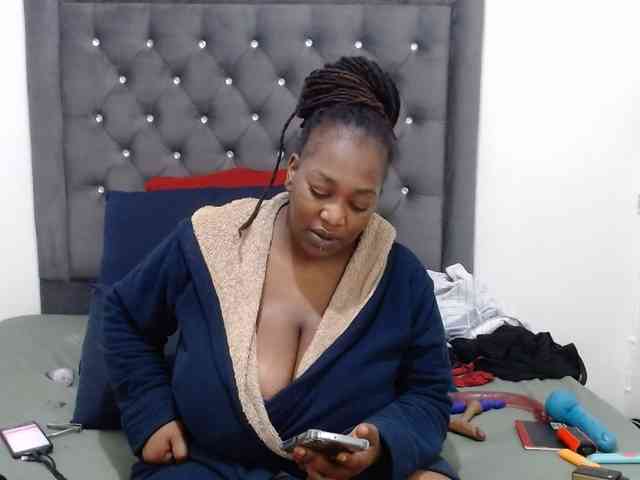 ChocSexcBeast webcam