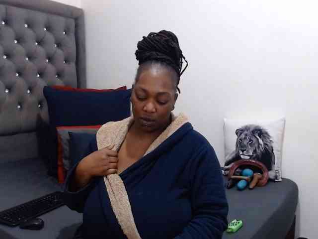 ChocSexcBeast webcam