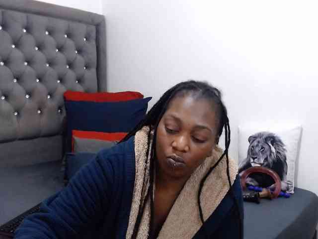 ChocSexcBeast webcam