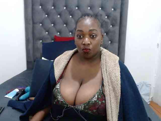 ChocSexcBeast webcam