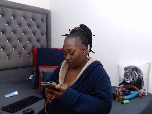 ChocSexcBeast webcam