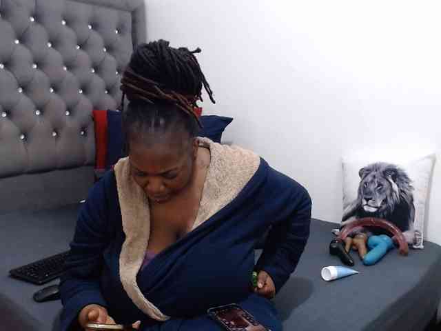 ChocSexcBeast webcam