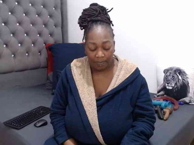 ChocSexcBeast webcam