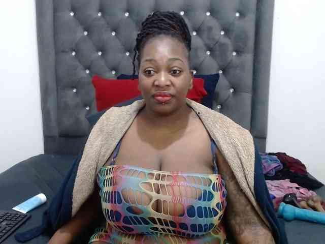 ChocSexcBeast webcam