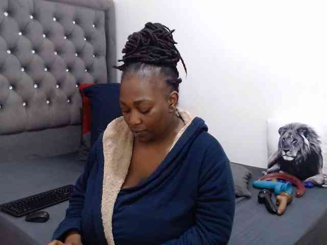 ChocSexcBeast webcam