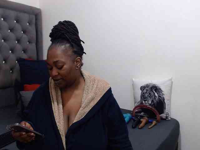 ChocSexcBeast webcam