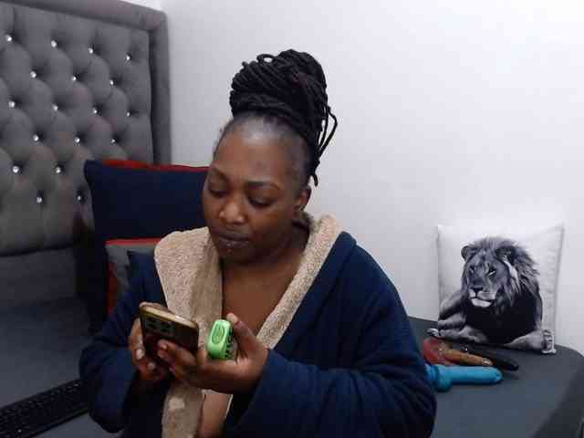 ChocSexcBeast webcam