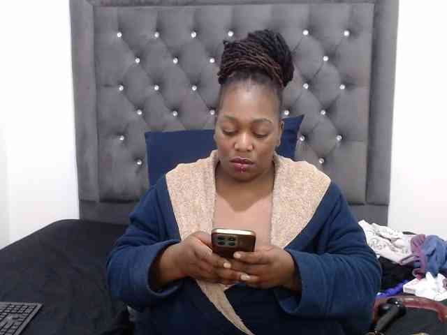 ChocSexcBeast webcam