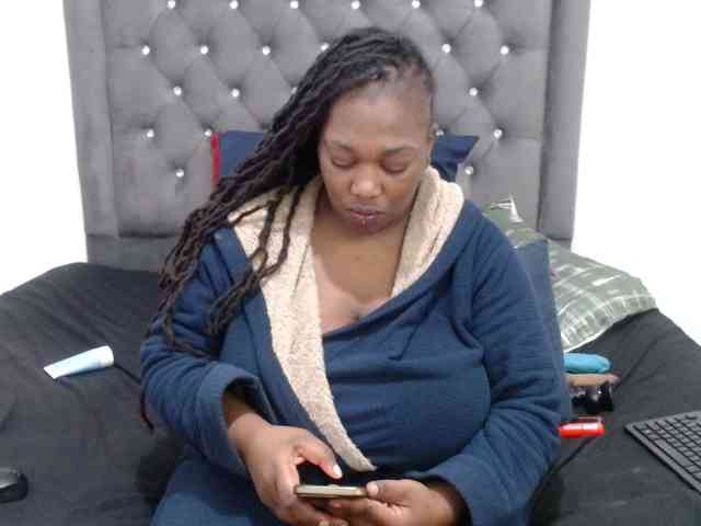 ChocSexcBeast webcam