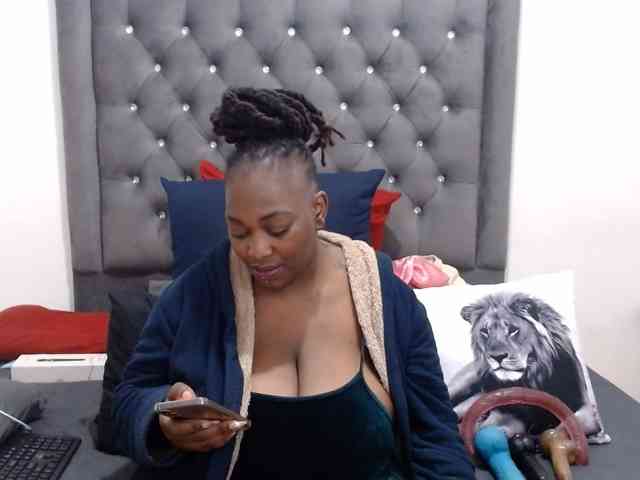 ChocSexcBeast webcam