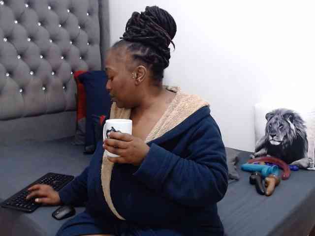 ChocSexcBeast webcam