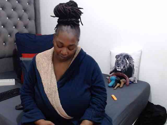 ChocSexcBeast webcam