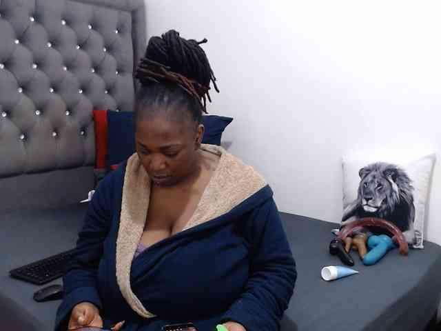 ChocSexcBeast webcam