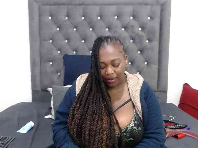 ChocSexcBeast webcam