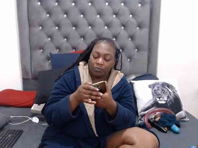 ChocSexcBeast webcam