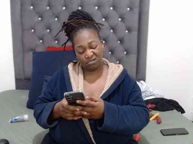 ChocSexcBeast webcam