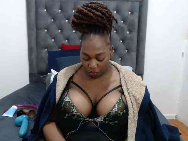 ChocSexcBeast webcam